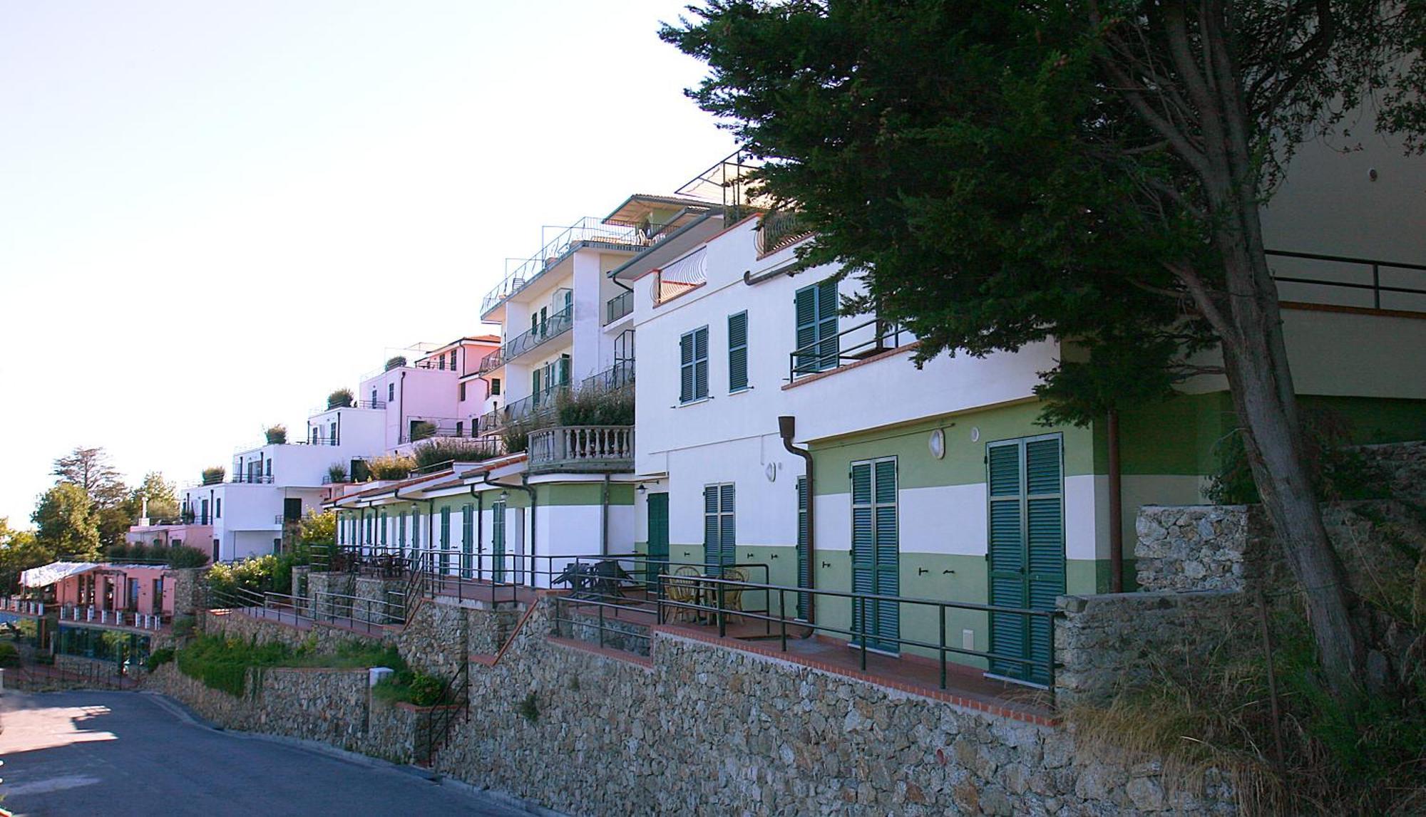 Borgo San Sebastiano Aparthotel